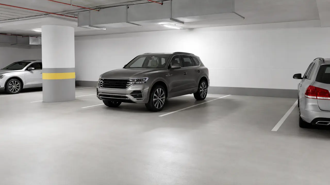 Plazas amplias para coches grandes Plazas amplias para coches grandes