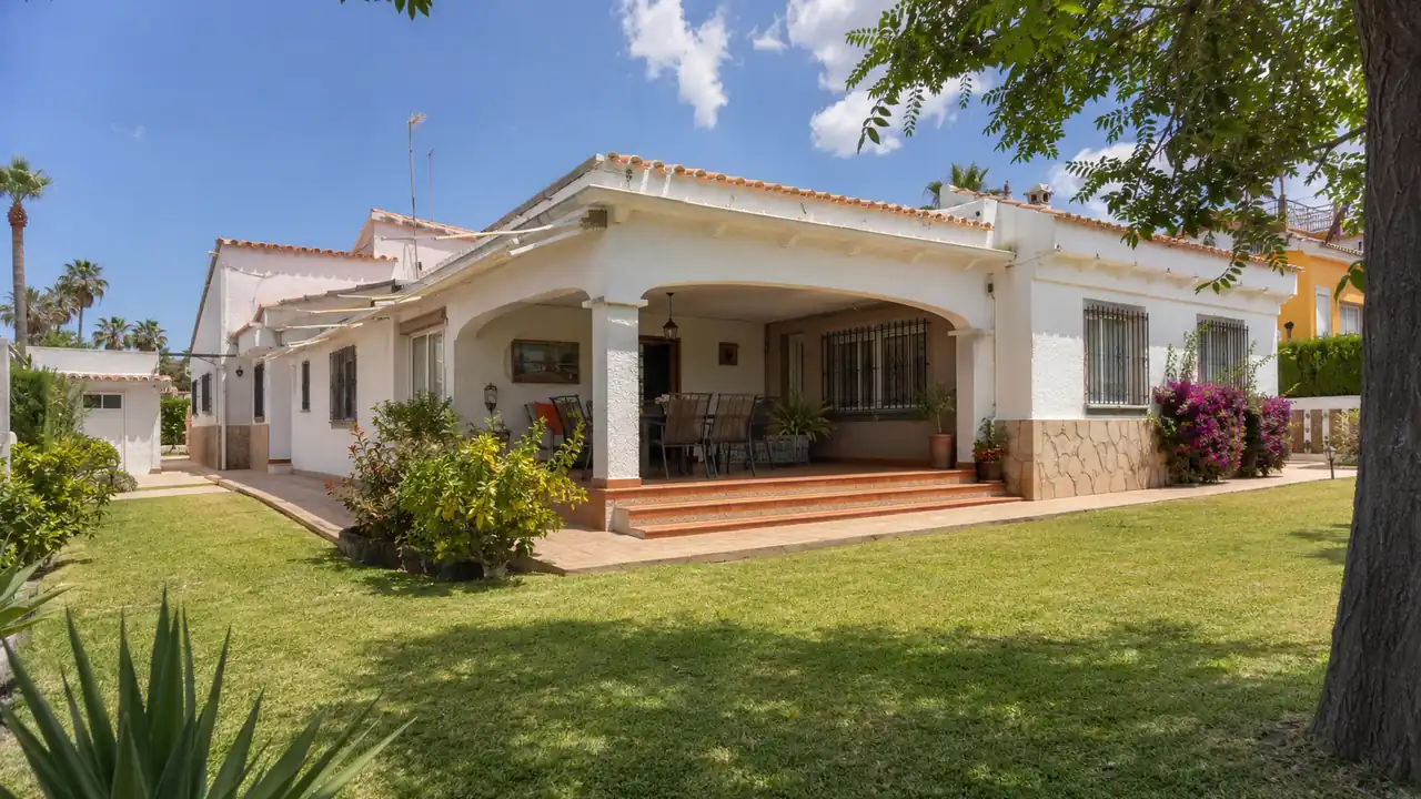 Bungalows de tres o más dormitorios Bungalows de tres o más dormitorios