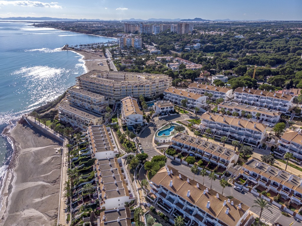 Gráfico de precios de vivienda en Dehesa de Campoamor 2026 para valoración de casas y pisos.